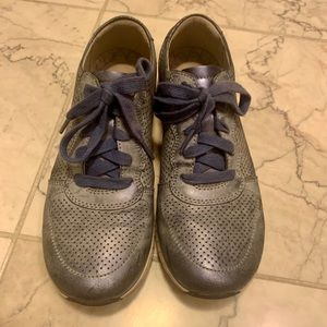 Dansko sneakers metallic blue